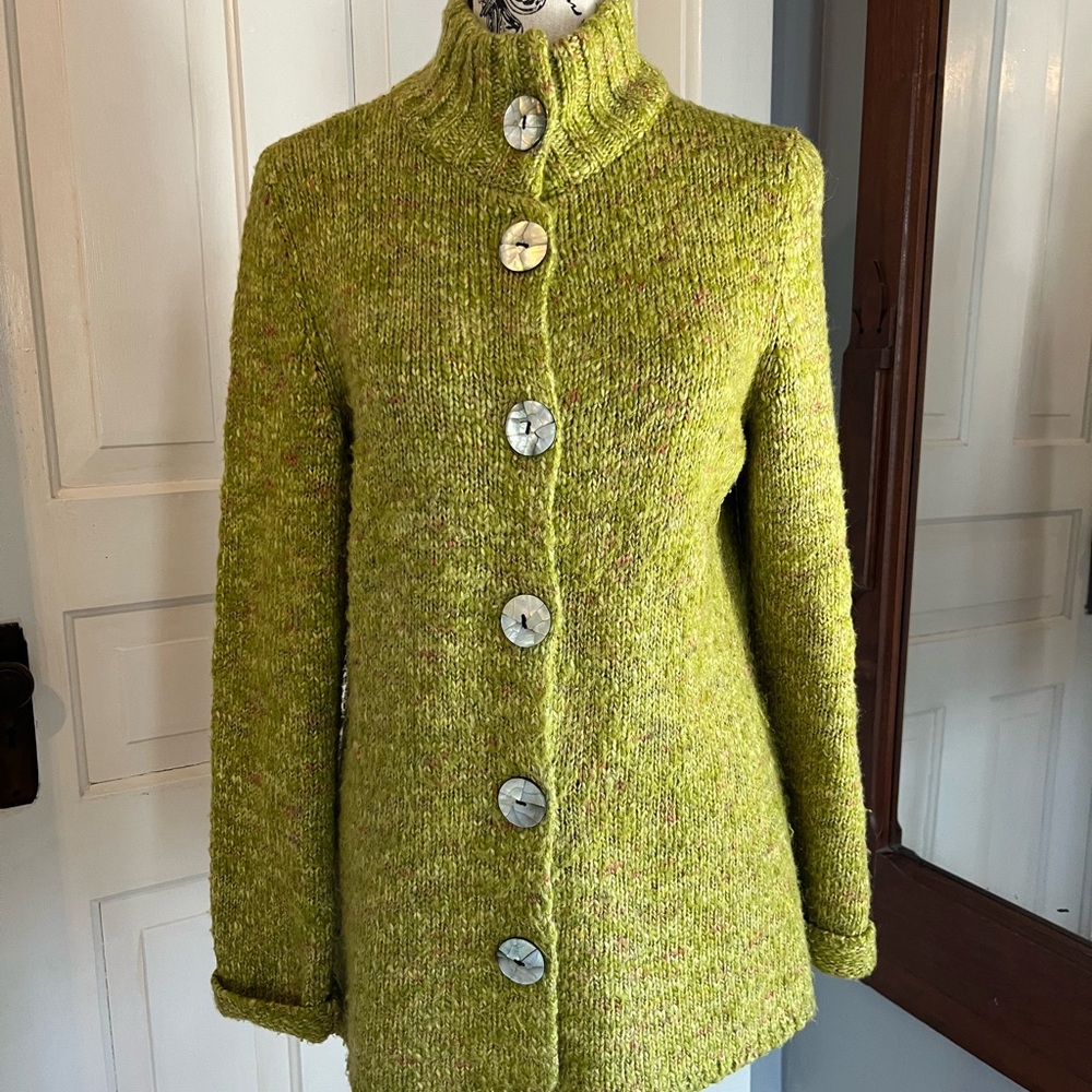 Kintamani Green Cable-Knit Button-Up Sweater